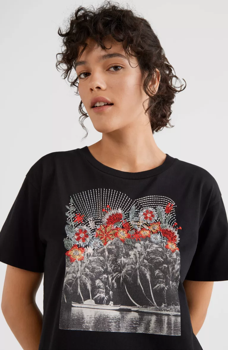 Dámske tričko s vyšívaným logom